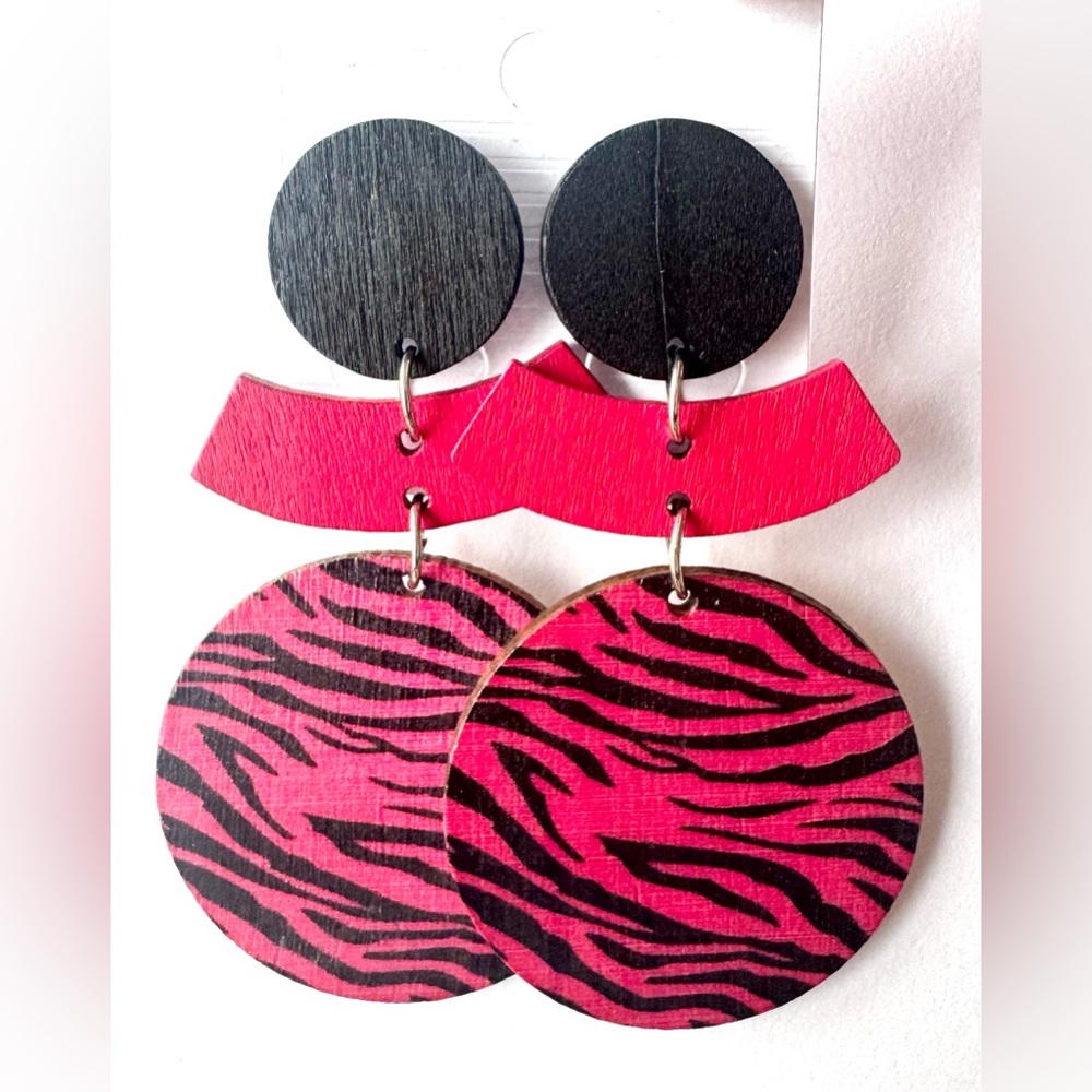 Bold Pink & Black Zebra Drop Earrings - Women Accessories - 80s Revival - NWT